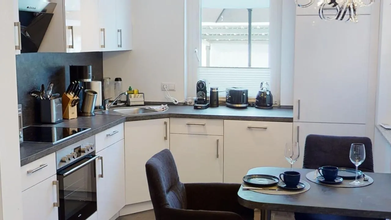 Sweethome - Business-Apartment Mit Kueche Und Terrasse, Netflix, Stellplatz Herzogenaurach 0*,  Germany